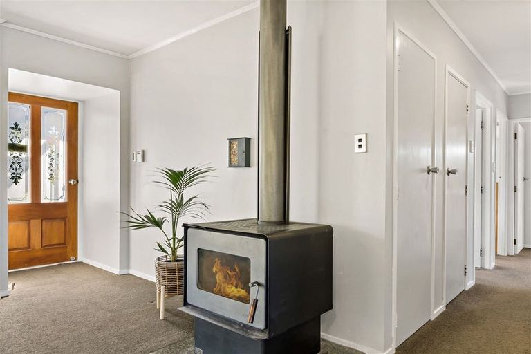 Photo of property in 3 Rehia Road, Massey, Auckland, 0614