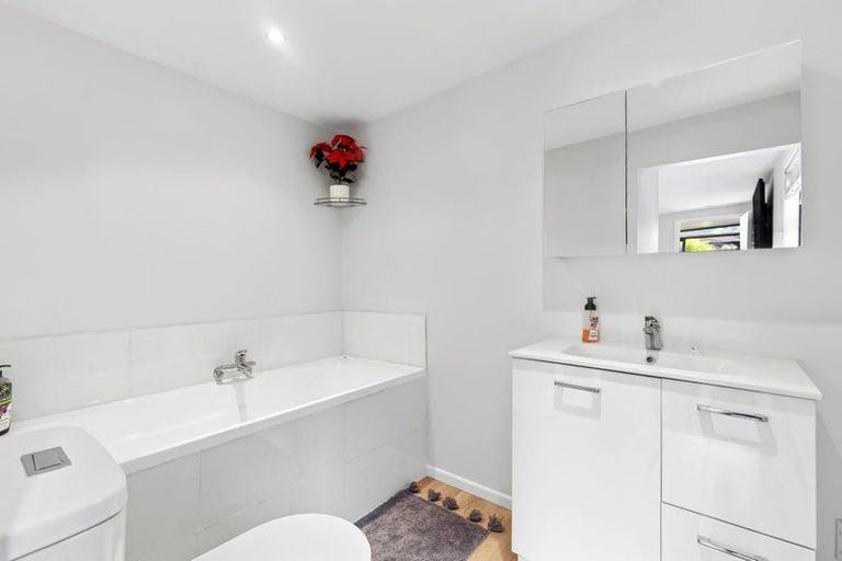 Photo of property in 28 Crescent Street, Richmond, 7020