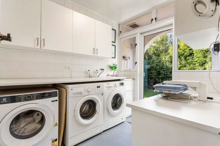 Photo of property in 51 Riverside Road, Orewa, 0931