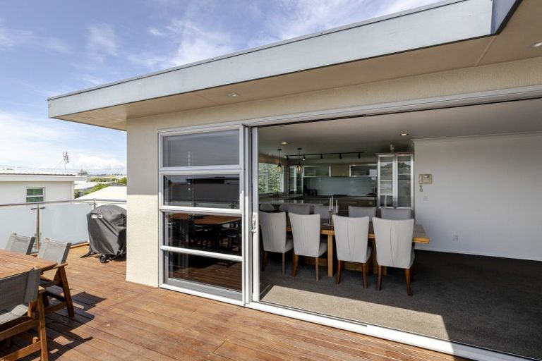 Photo of property in 22a Belt Road, Moturoa, New Plymouth, 4310