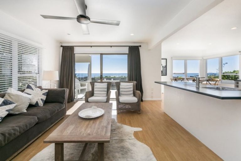 Photo of property in 243 Clifton Road, Te Awanga, 4102