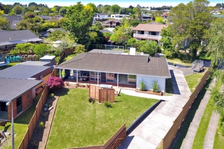 Photo of property in 14 Williams Drive, Te Puke, 3119