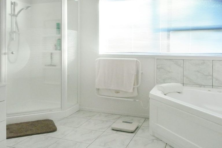 Photo of property in 6 Opawa Place, Terrace End, Palmerston North, 4410