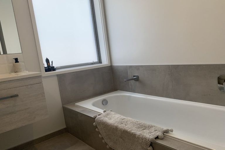 Photo of property in 4 Rotomanu Place, Pyes Pa, Tauranga, 3112