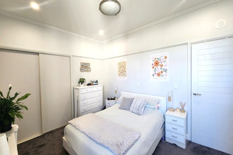 Photo of property in Fountain Court, 3/48 Oriental Parade, Oriental Bay, Wellington, 6011