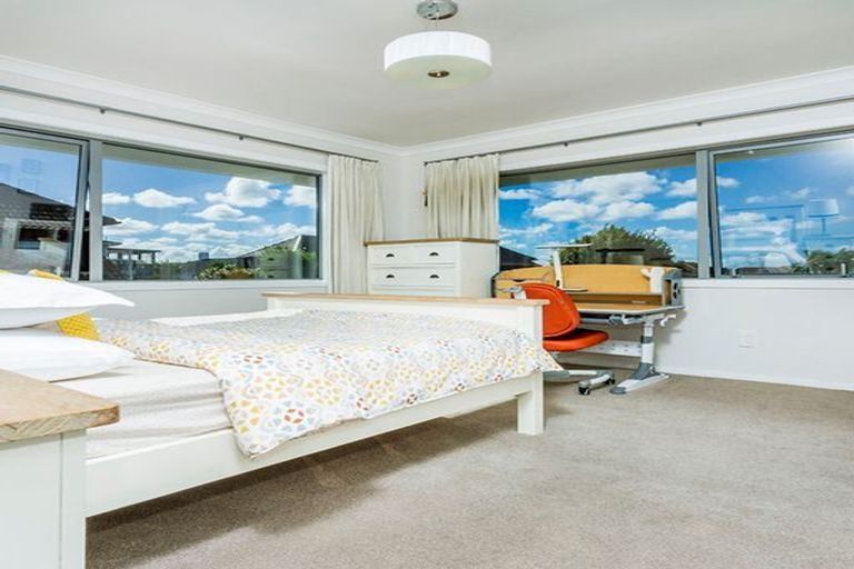 Photo of property in 1/2 Ocean View Road, Milford, Auckland, 0620