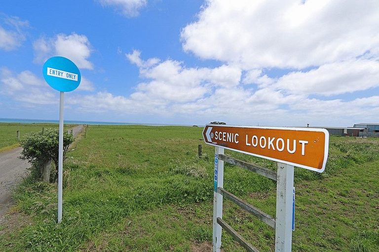 Photo of property in 19 Hector Place, Opunake, 4616