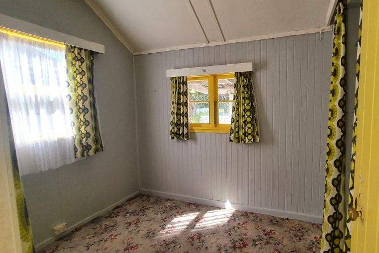 Photo of property in 100 Mcleavey Road, Ohau, Levin, 5570