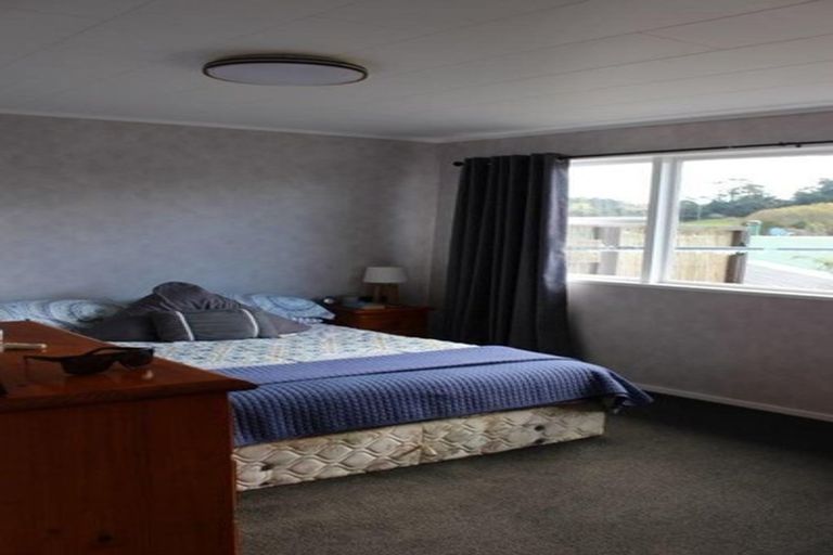 Photo of property in 9 Whaka Street, Maungaturoto, 0520