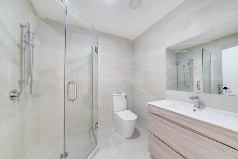 Photo of property in 25 Stitchbird Crescent, Papakura, 2110