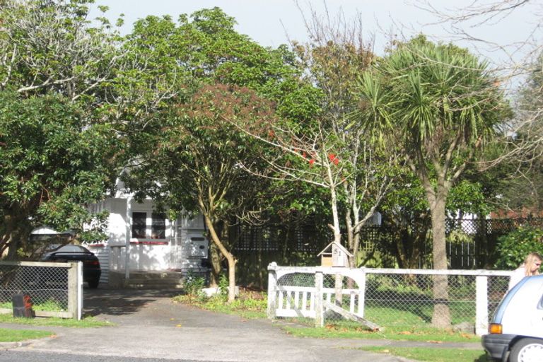 Photo of property in 51 Grande Vue Road, Hillpark, Auckland, 2102