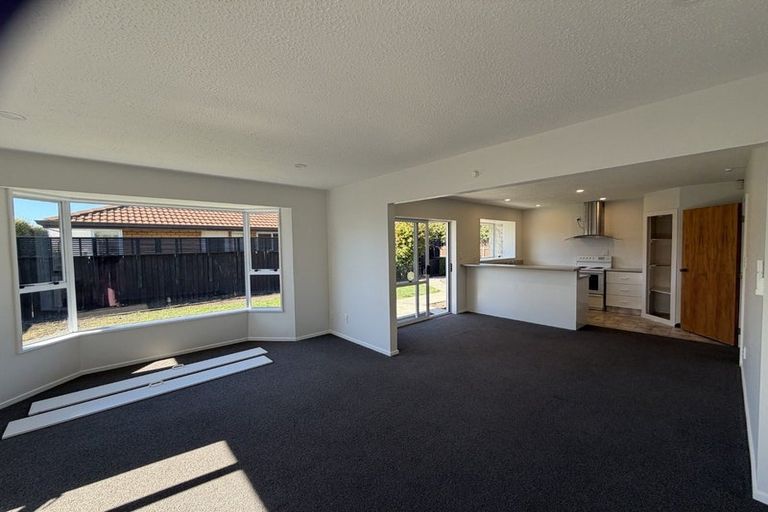 Photo of property in 3/57 Tyrone Street, Belfast, Christchurch, 8051