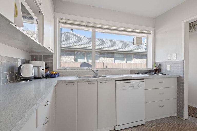 Photo of property in 93 Farquhars Road, Redwood, Christchurch, 8051