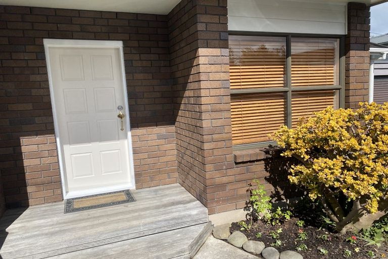 Photo of property in 1/138 Nile Road, Milford, Auckland, 0620