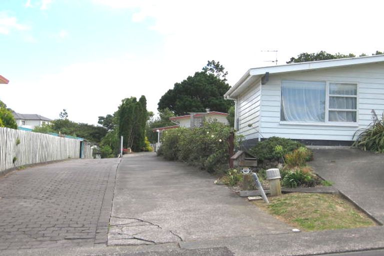 Photo of property in 42 Woodstock Road, Forrest Hill, Auckland, 0620