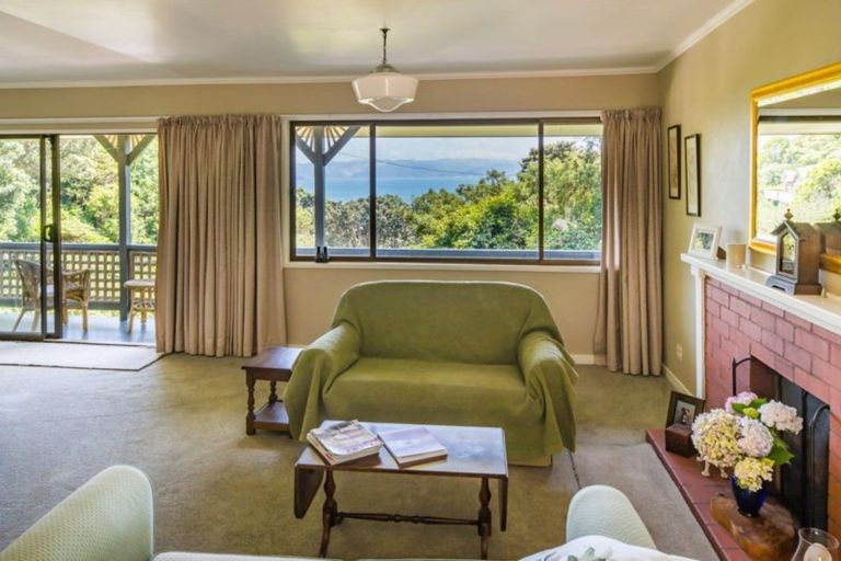 Photo of property in 16 Marama Terrace, Eastbourne, Lower Hutt, 5013