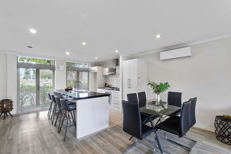 Photo of property in 26 Reins Road, Takanini, 2112