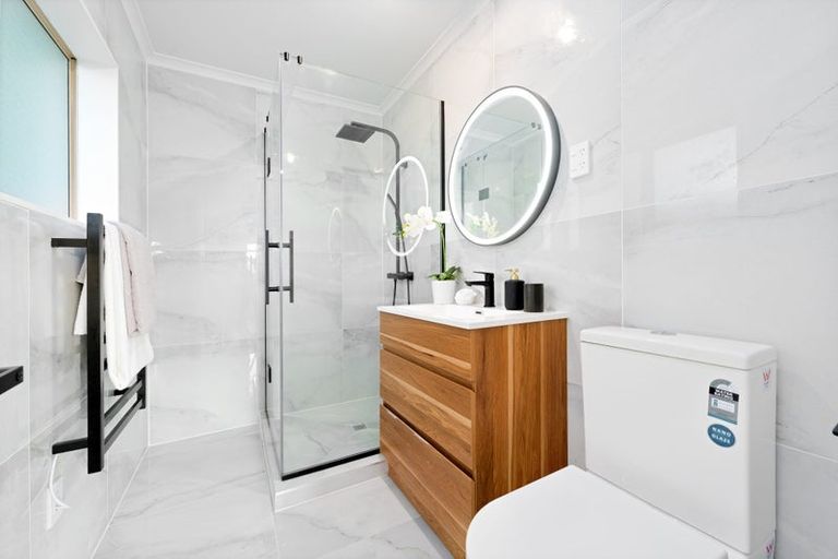 Photo of property in 36 Fleetwood Drive, Henderson, Auckland, 0612