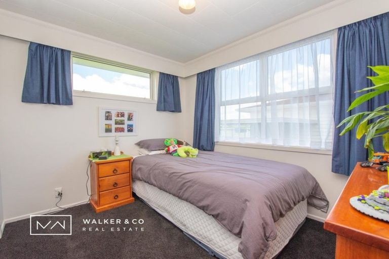 Photo of property in 16 Kentucky Street, Totara Park, Upper Hutt, 5018