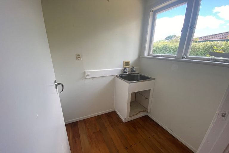 Photo of property in 1/14 Roberts Road, Te Atatu South, Auckland, 0610