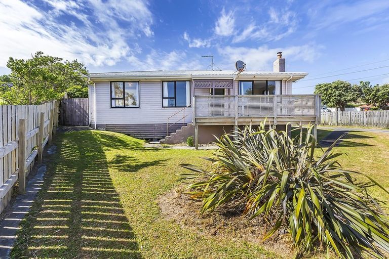 Photo of property in 20 Matatiro Street, Titahi Bay, Porirua, 5022