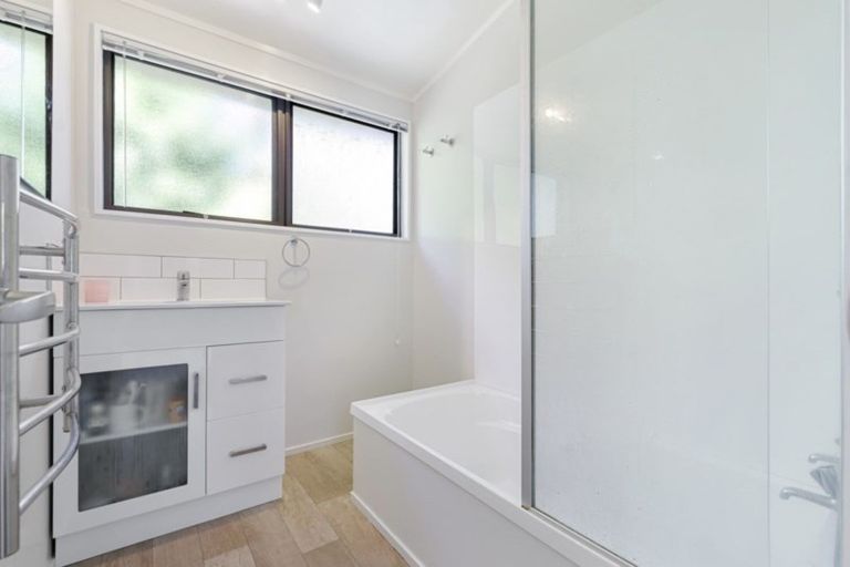 Photo of property in 19 Chrisarda Place, Red Hill, Papakura, 2110