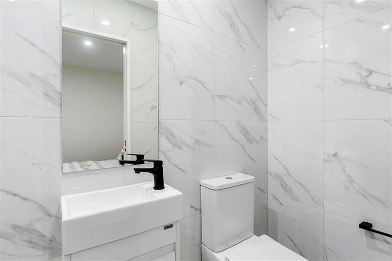 Photo of property in 1/5 Chevis Place, Pakuranga, Auckland, 2010