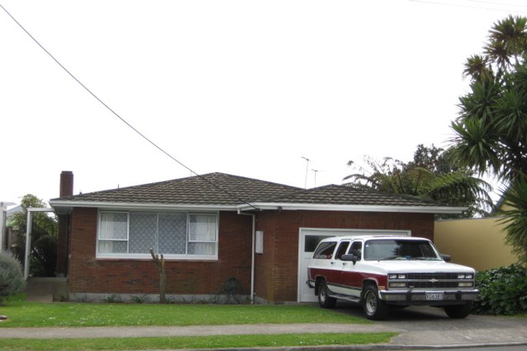 Photo of property in 55 Gilbert Street, New Plymouth, 4310