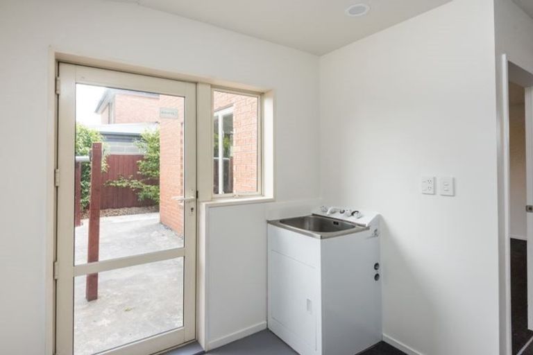 Photo of property in 2/2 Broadbent Street, Riccarton, Christchurch, 8041