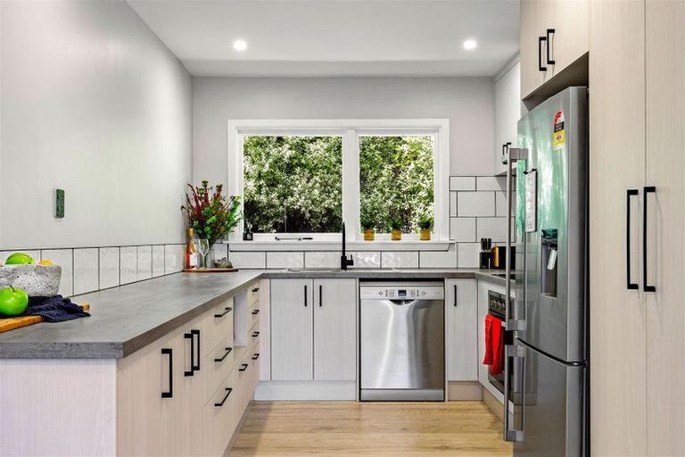 Photo of property in 70 Woodbury Street, Russley, Christchurch, 8042