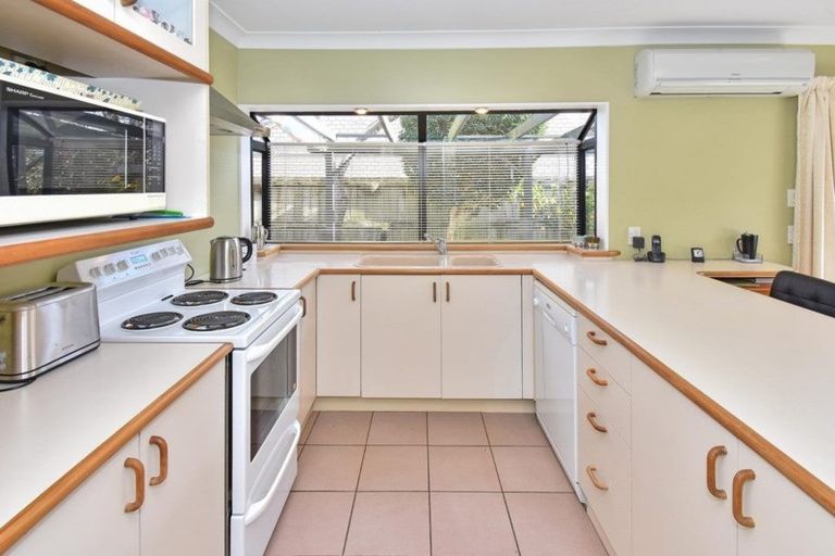 Photo of property in 2/16 Nogat Avenue, Papatoetoe, Auckland, 2024