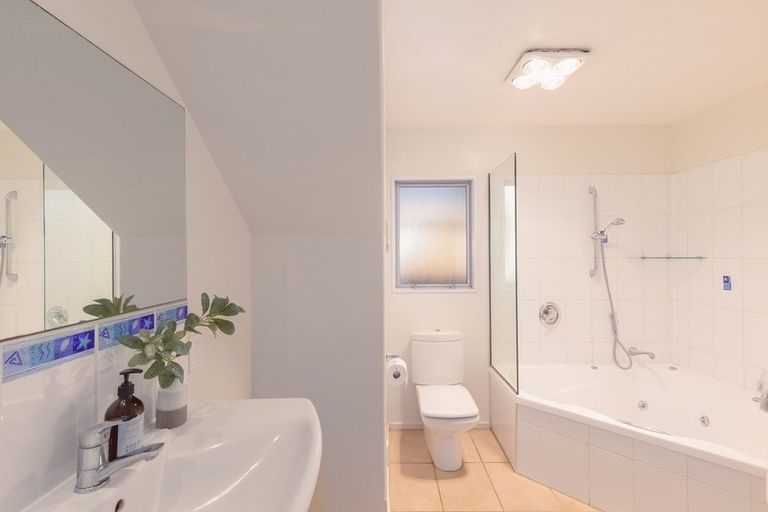 Photo of property in 378 Marine Parade, South New Brighton, Christchurch, 8062