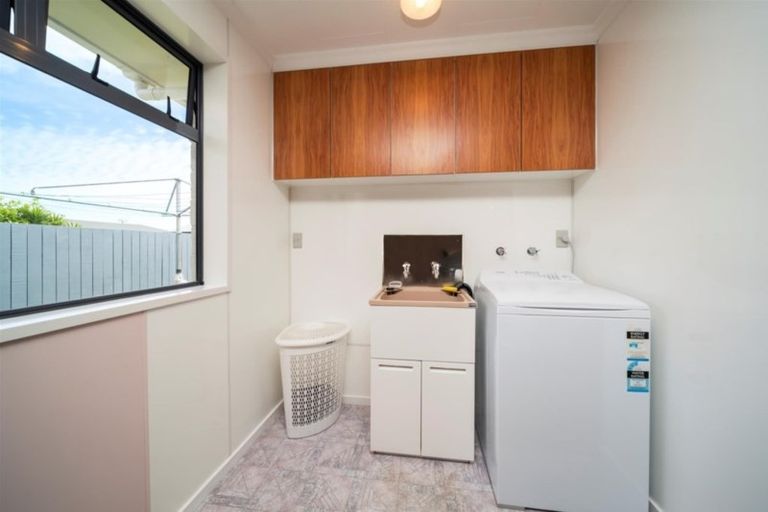 Photo of property in 1 Heather Lea, Hawera, 4610