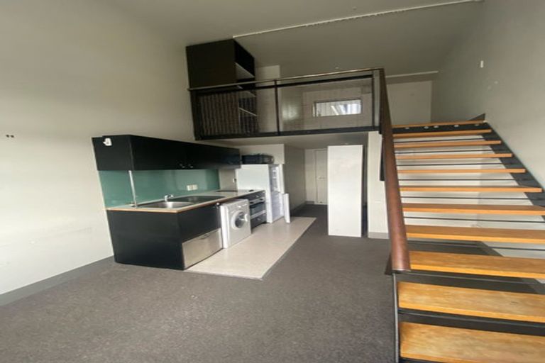 Photo of property in Urbane Apartments, 31/29 Webb Street, Mount Cook, Wellington, 6011