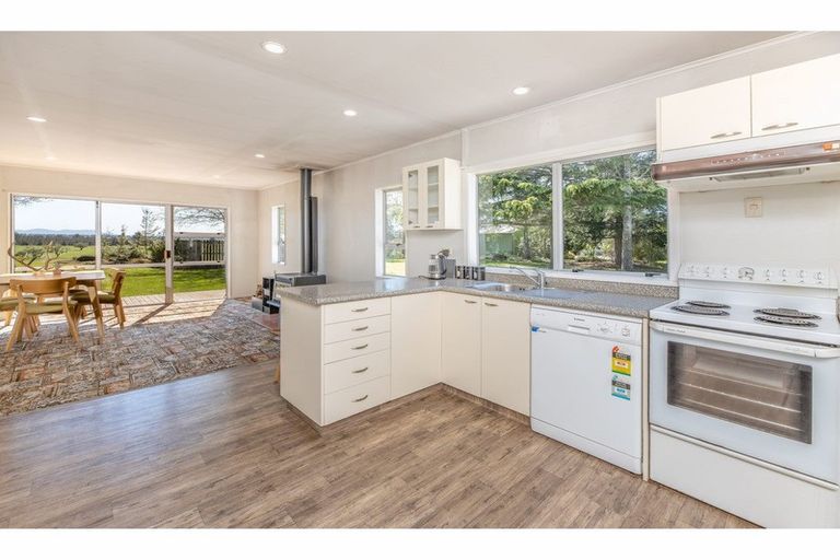 Photo of property in 2208 Old West Coast Road, Kirwee, Christchurch, 7671