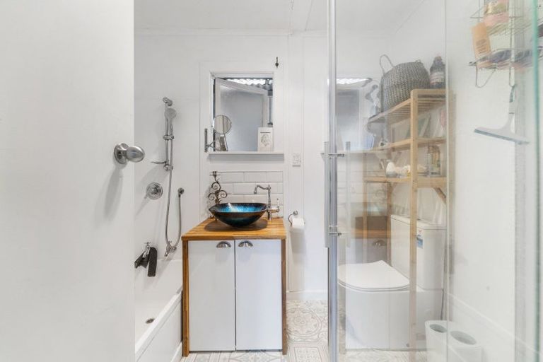 Photo of property in 8a Farnworth Avenue, Holdens Bay, Rotorua, 3010