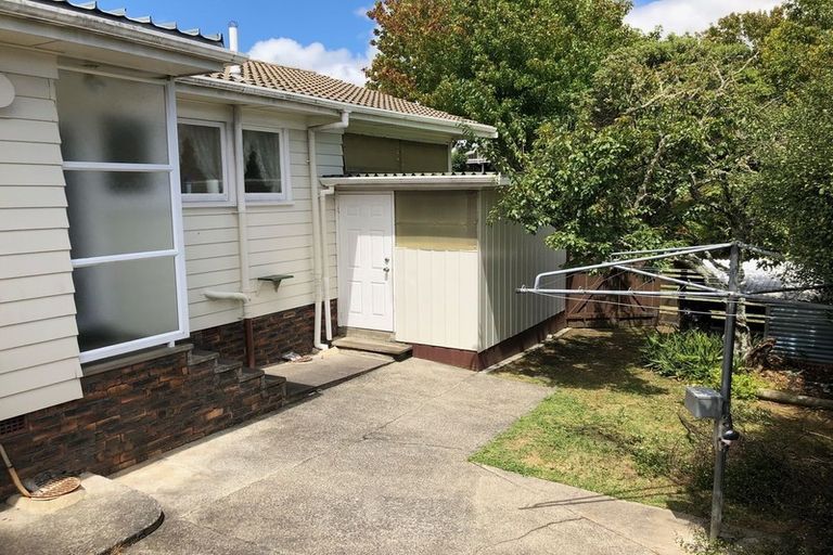 Photo of property in 2 Mander Place, Bucklands Beach, Auckland, 2012