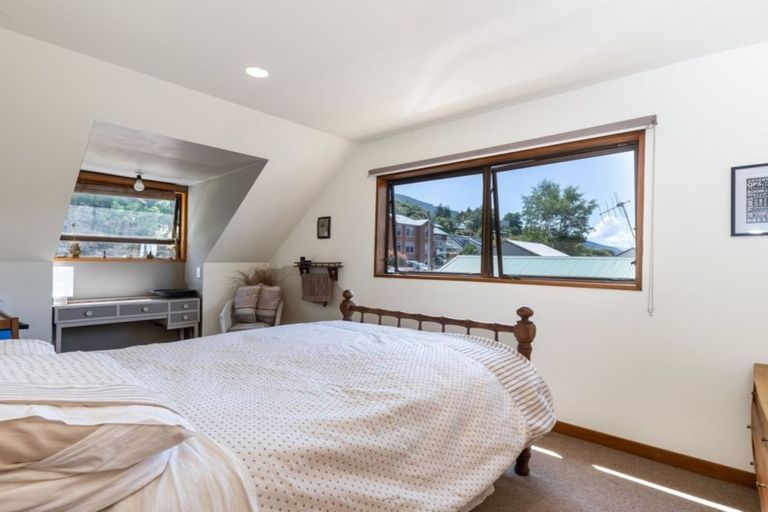 Photo of property in 20 Dart Place, Fernhill, Queenstown, 9300