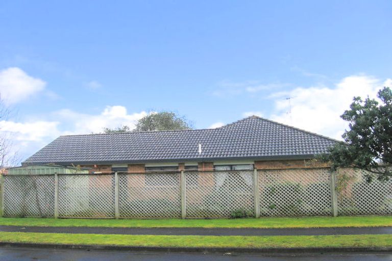 Photo of property in 2 Atworth Way, Burswood, Auckland, 2013