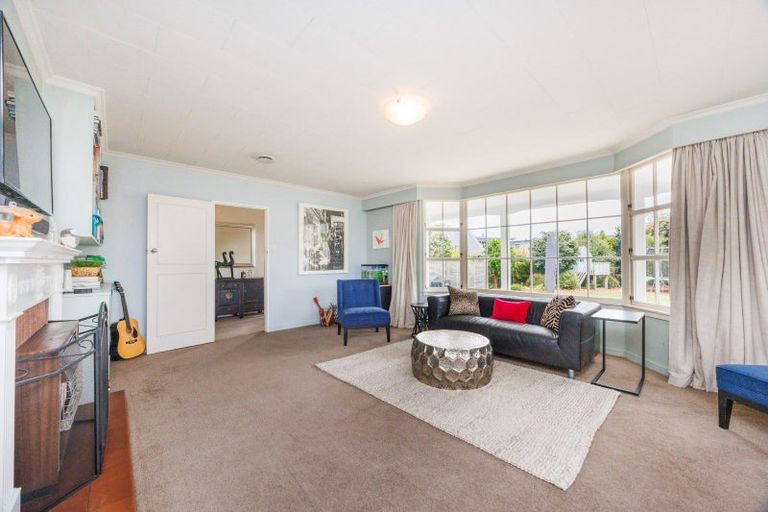 Photo of property in 4 Chilton Grove, Hokowhitu, Palmerston North, 4410