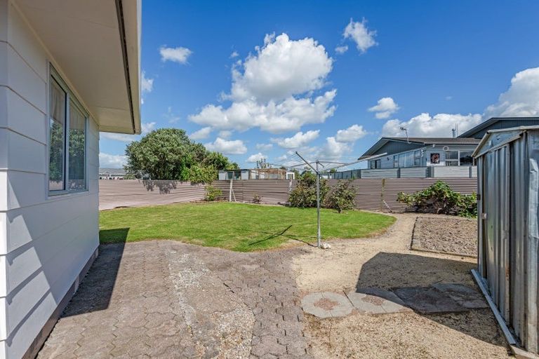 Photo of property in 20 Dunk Place, Milson, Palmerston North, 4414