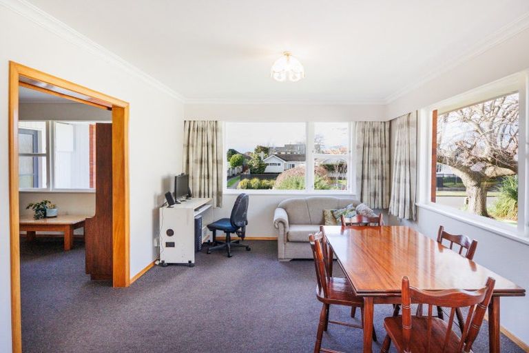Photo of property in 37 Epsom Road, Hokowhitu, Palmerston North, 4410