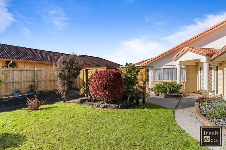 Photo of property in 25 Carisbrook Crescent, Papakura, 2110