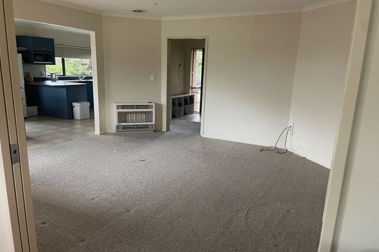 Photo of property in 7 Ron Place, Fitzherbert, Palmerston North, 4410