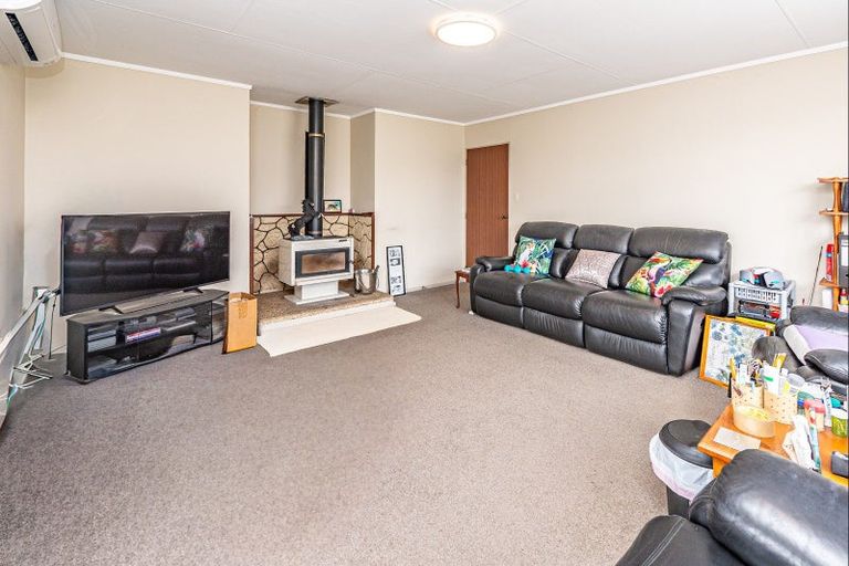 Photo of property in 14 Saunders Place, Gonville, Whanganui, 4501