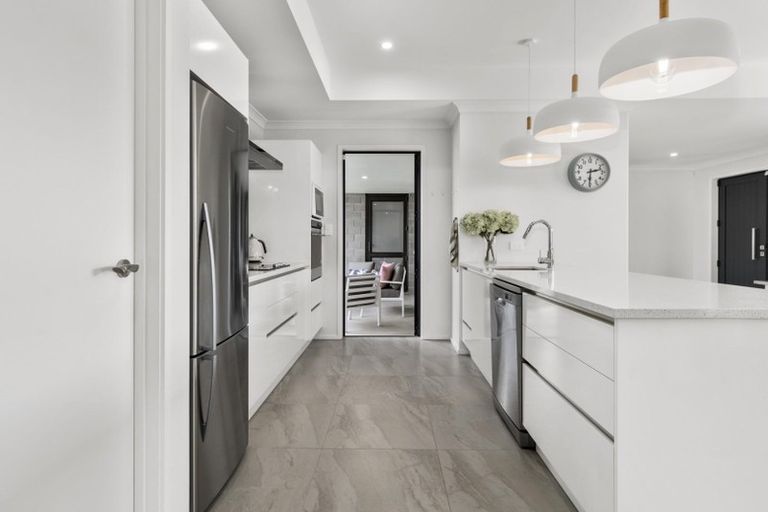 Photo of property in 15 Greystone Place, Omokoroa, 3114