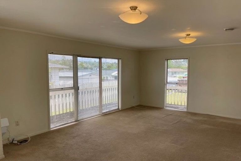 Photo of property in 20 Vina Place, Massey, Auckland, 0614