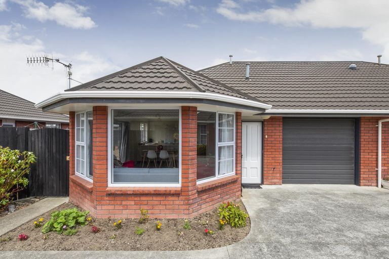 Photo of property in 5b Carroll Street, Palmerston North, 4410