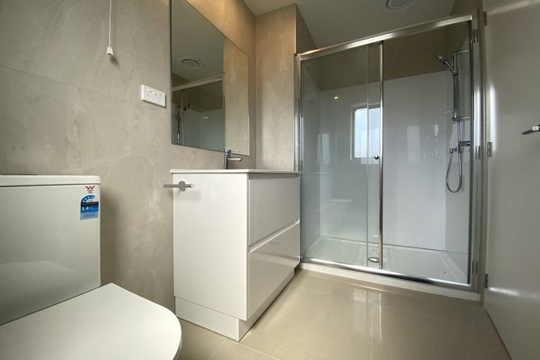 Photo of property in 46b Crestview Rise, Papakura, 2110