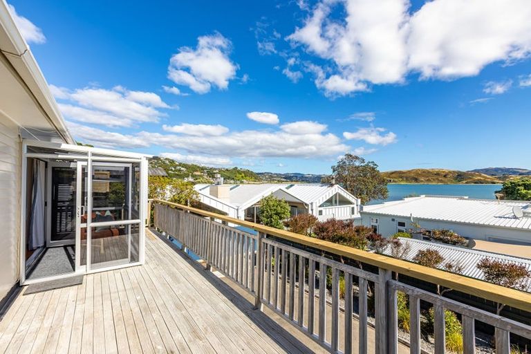 Photo of property in 5a Beach Road, Plimmerton, Porirua, 5026
